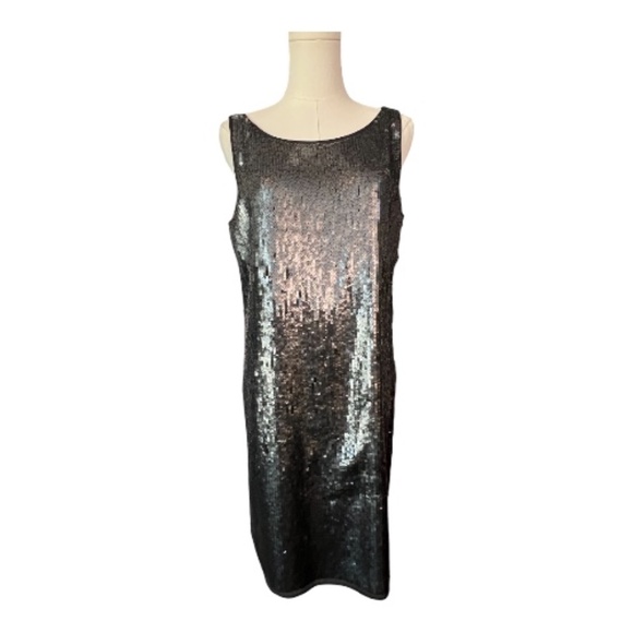 Glint Dresses & Skirts - EUC Glint black & gray sequin sleeveless shift dress | size medium